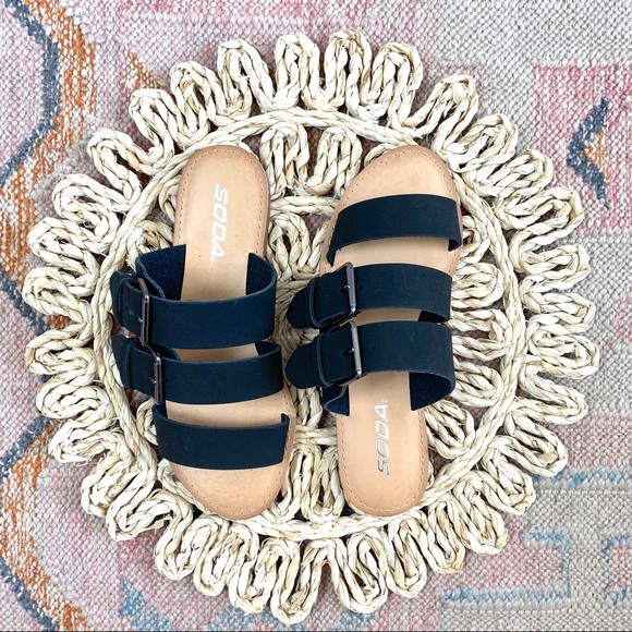 ✨ Final Price- Black Slide Sandals - Picture 2 of 5